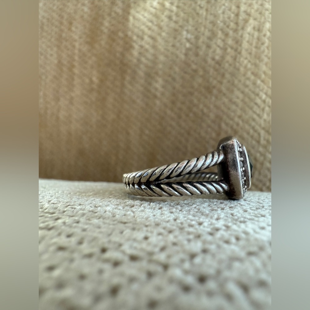 David Yurman - PETITE ALBION® RING - Picture 5 of 9